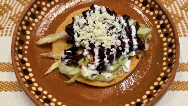 receta-de-tostada-de-tinga-de-jamaica